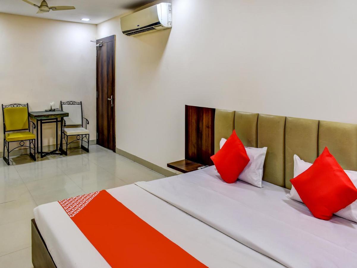 Oyo 78471 Hotel Platinum Bilāspur Kültér fotó